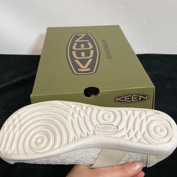 two pair of NWT Keen Sienna Mary Janes - Picture 2 of 3
